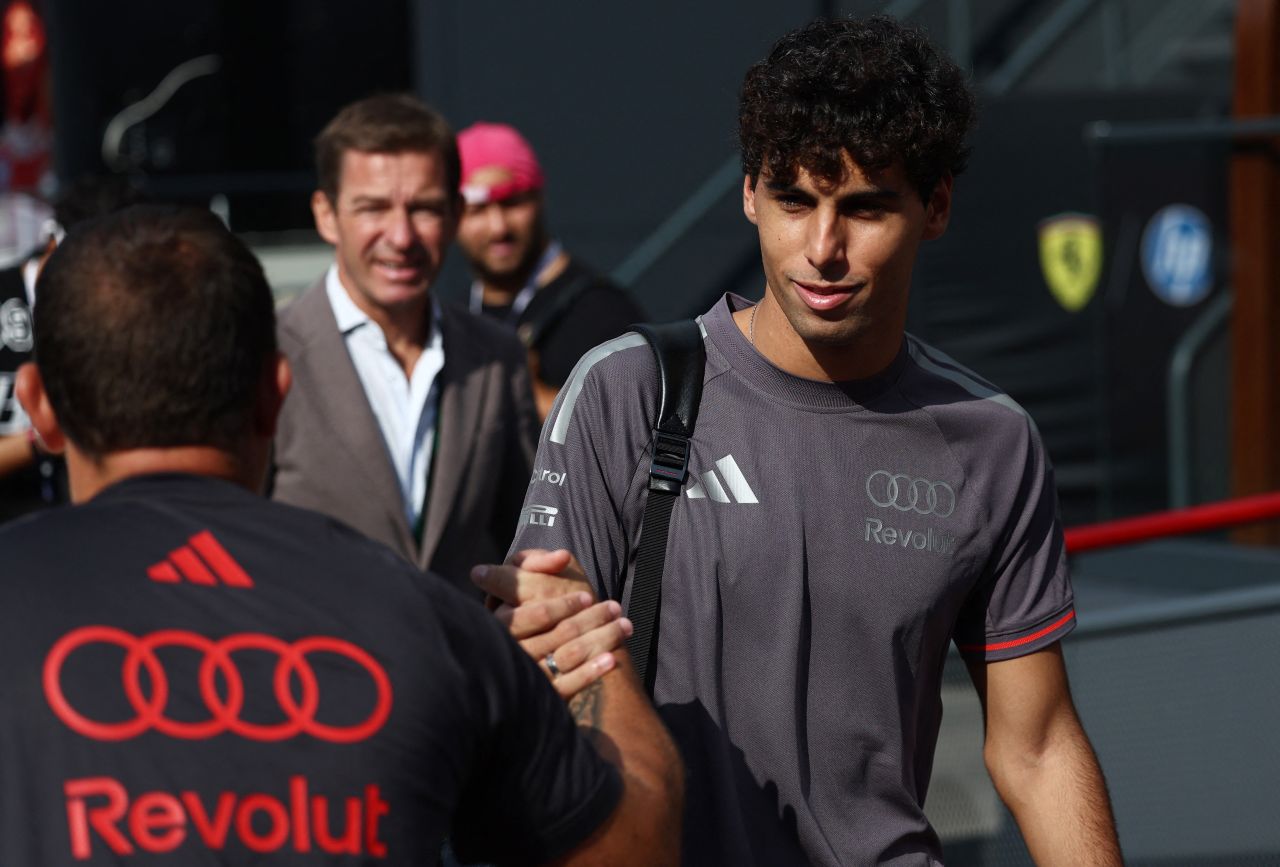 Gabriel Bortoleto durante treino em Baku