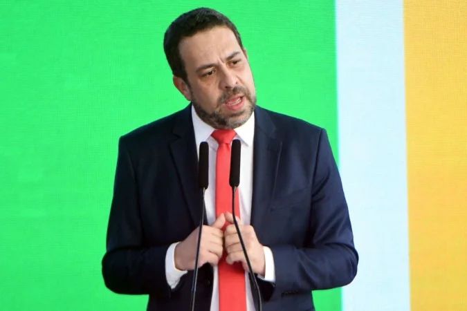 Guilherme Boulos em evento público