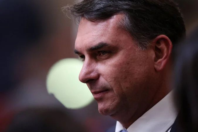 Senador Flávio Bolsonaro em evento público