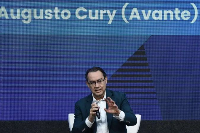 Augusto Cury em ato de pré-campanha