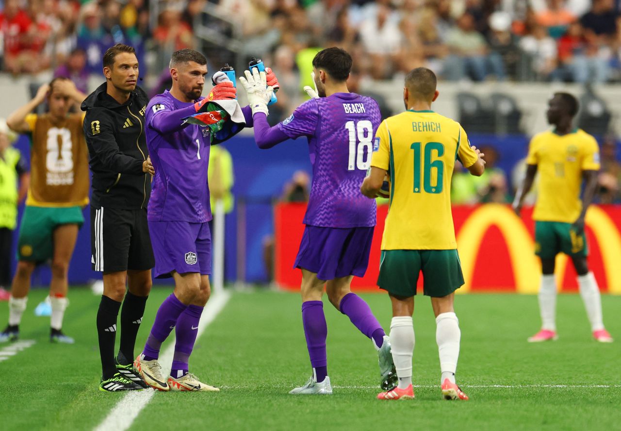 Mathew Ryan em campo durante a prorrogação