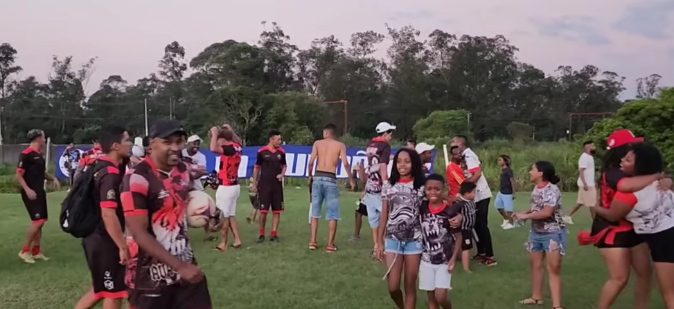 Avalanche celebra vitória na Copa Arena Papelão