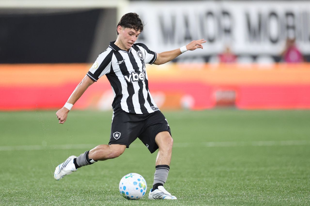 Álvaro Montoro em partida pelo Botafogo