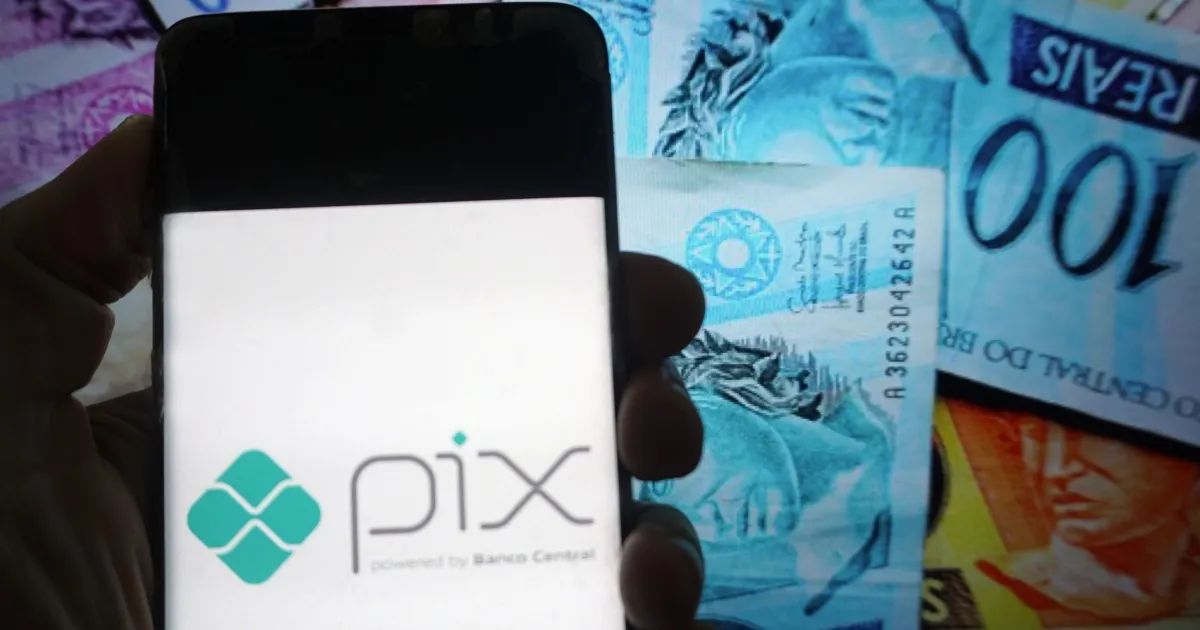 Logotipo do Pix em tela de celular