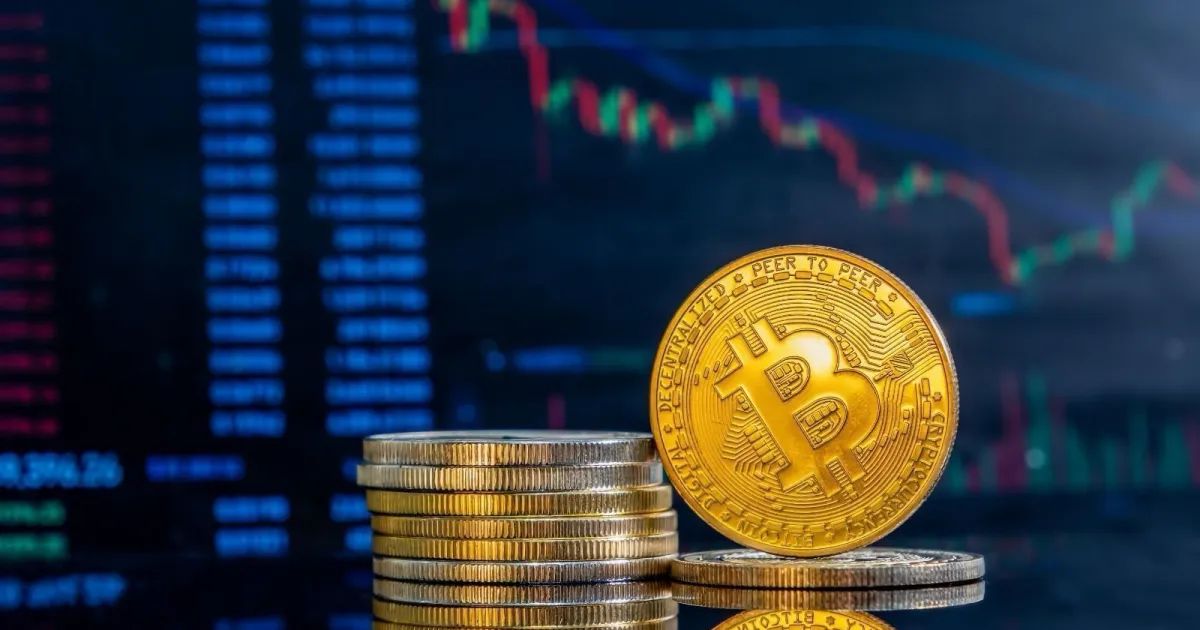 Executivos do setor financeiro debatendo regulação de ativos digitais