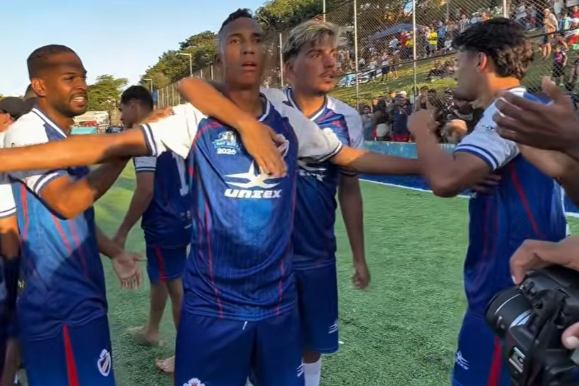 Jogadores do Bandoleiros comemorando o título da Copa Ratboys