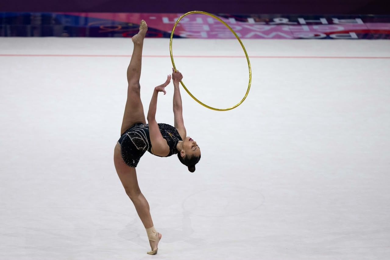 Bárbara Domingos em apresentação no arco durante as classificatórias do Mundial