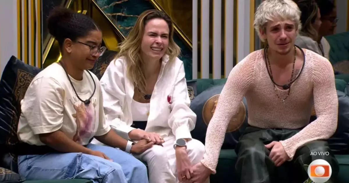 Juliano e Milena conversam no jardim do BBB 26 após notícia