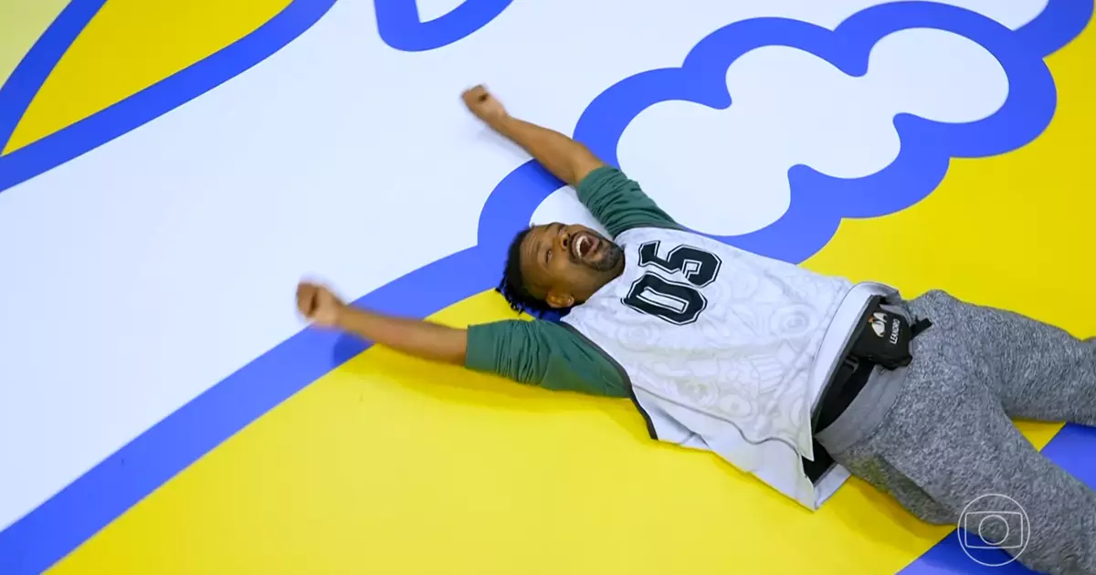 Leandro Boneco comemora liderança do BBB 26