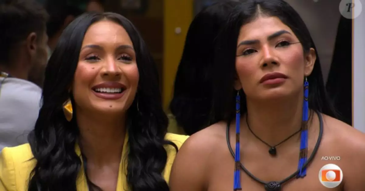 Maxiane em chamada de vídeo com Marciele