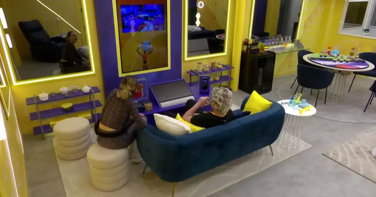 Milena faz sinal com as mãos na casa do BBB 26