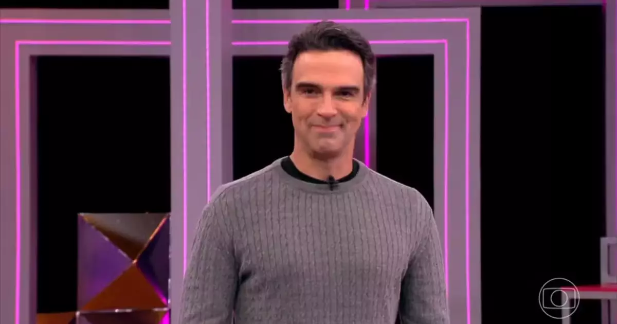 Participantes do BBB 26 reunidos na sala de convivência