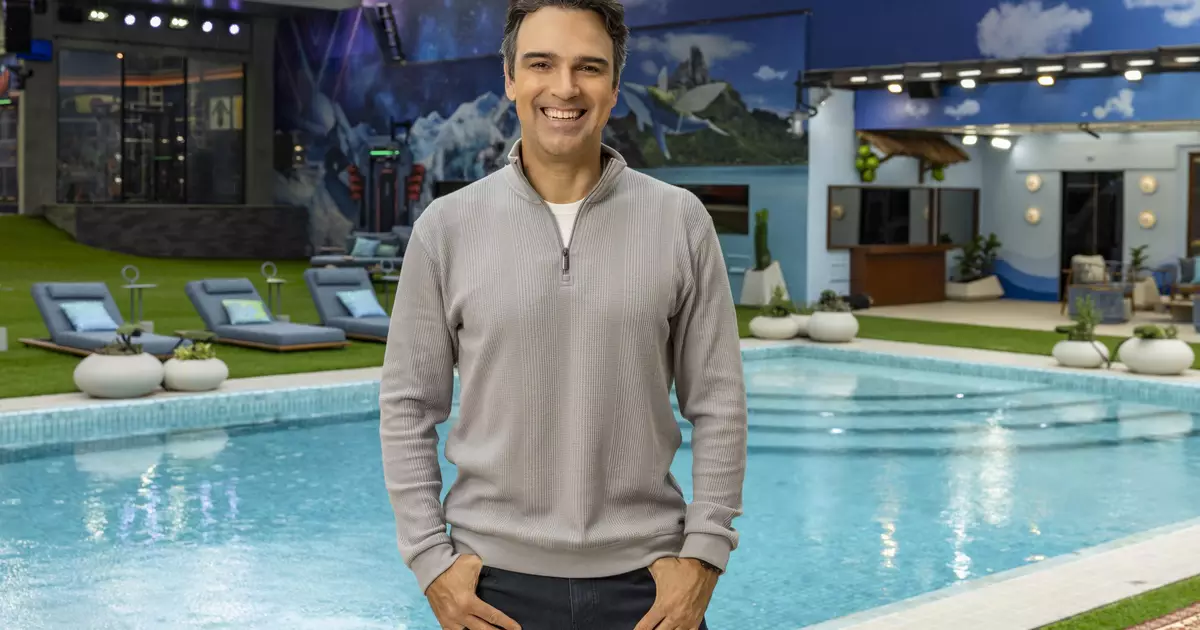 Apresentador em estúdio do programa ao vivo