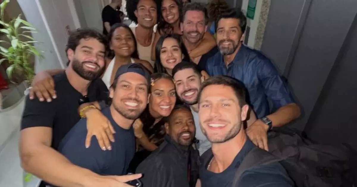 Ex-participantes do BBB 26 reunidos em hotel após a final