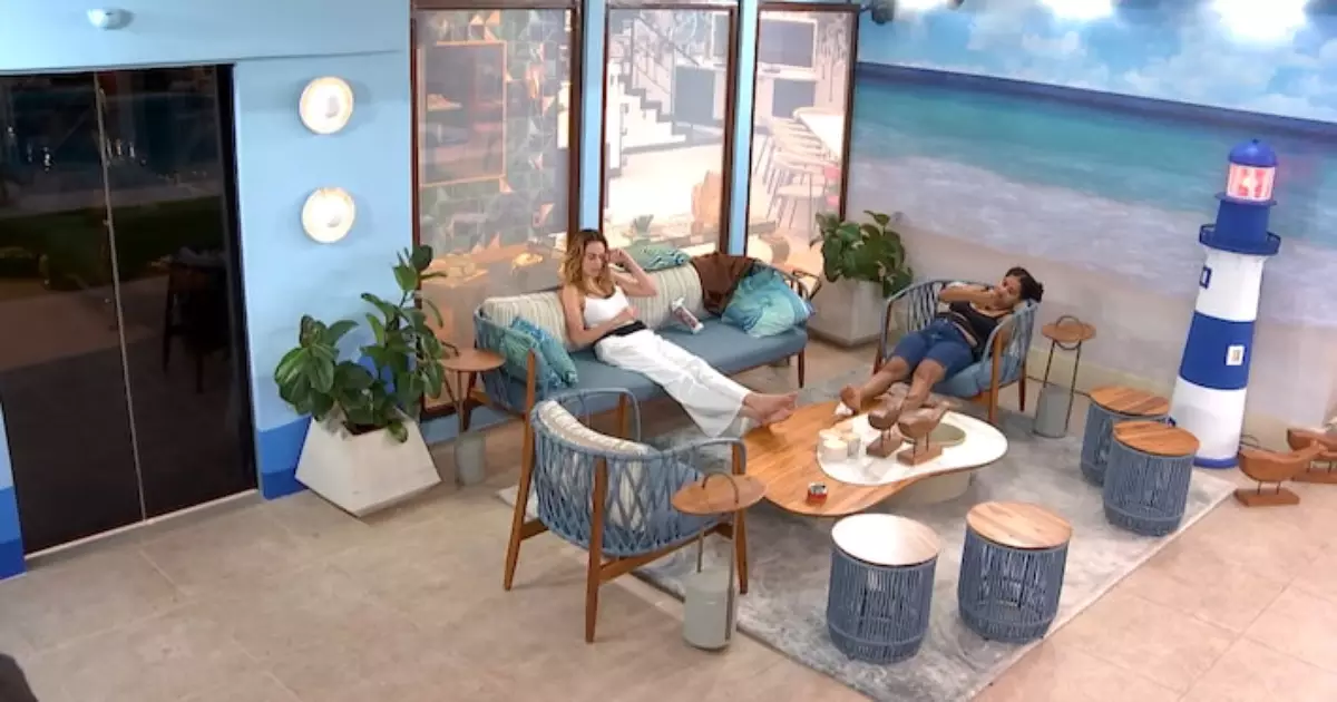 Ana Paula e Milena conversam na varanda do BBB26