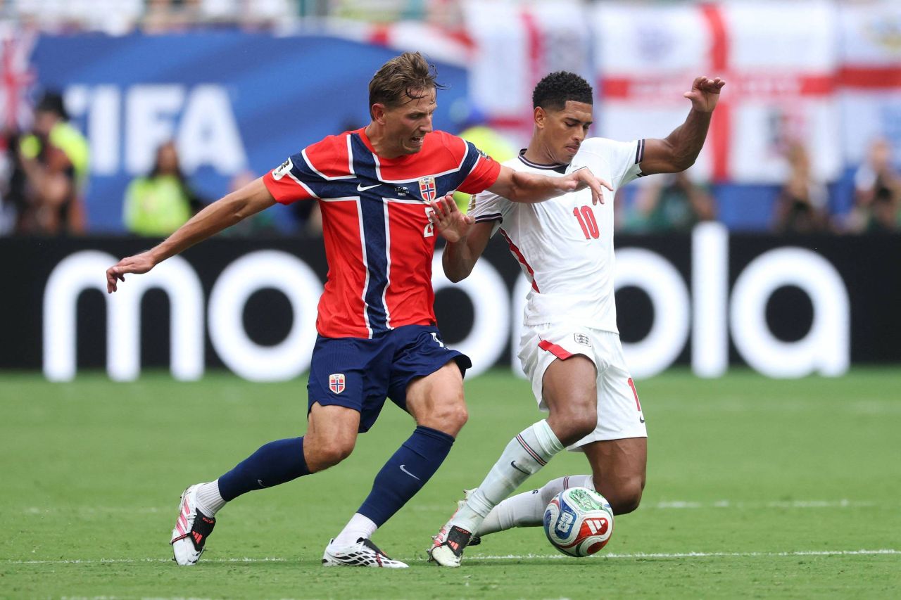 Jude Bellingham comemorando gol contra a Noruega