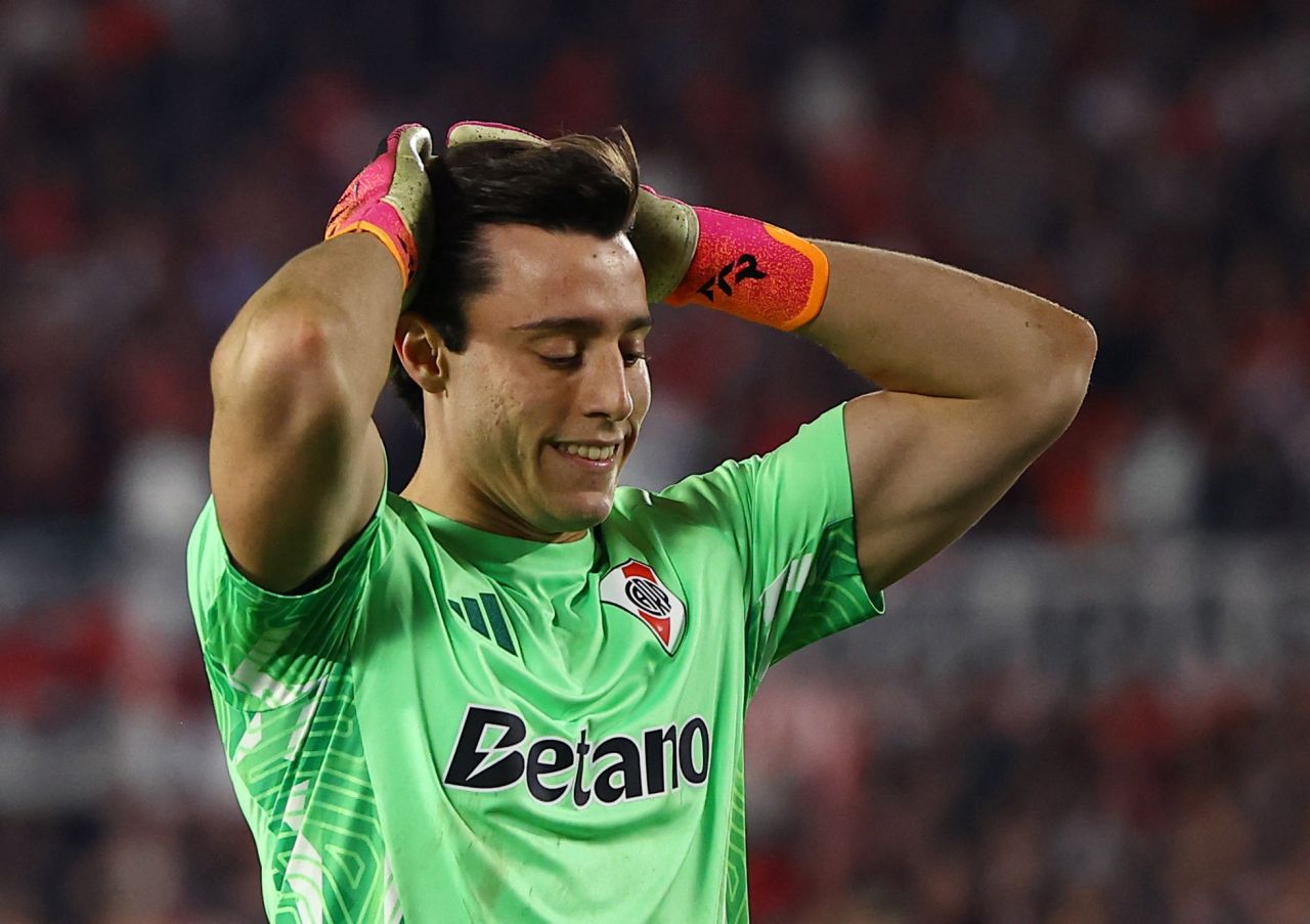 Santiago Beltrán lamenta pênalti perdido