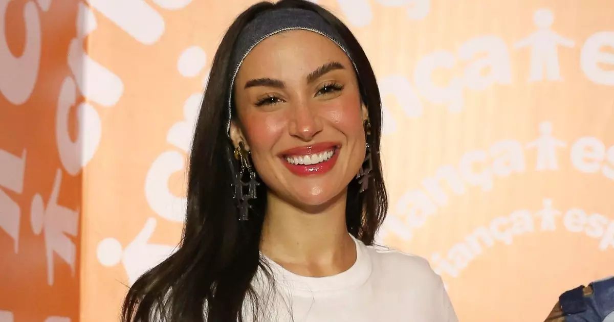 Bianca Andrade sorrindo em evento