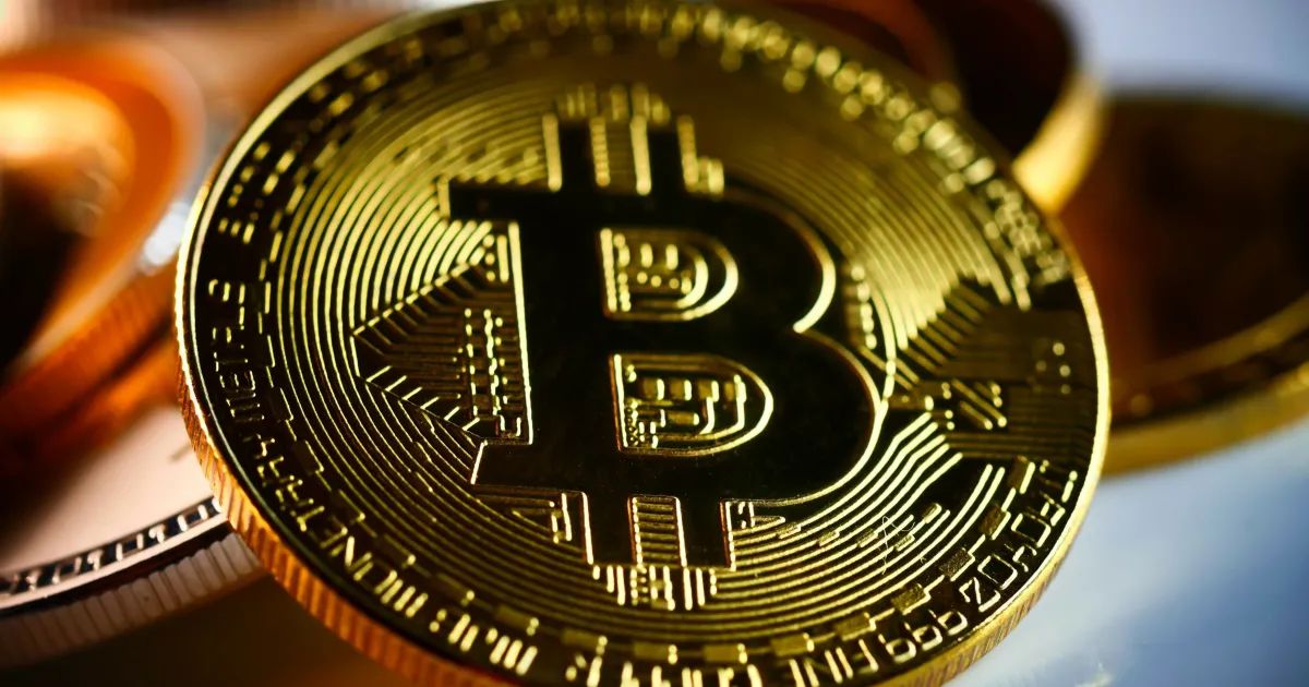 moedas bitcoin sobre documentos financeiros