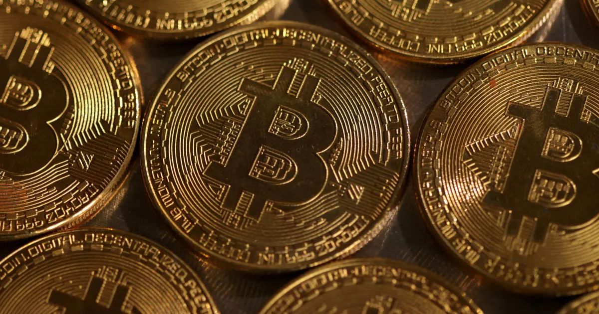 Gráfico mostrando queda do preço do bitcoin