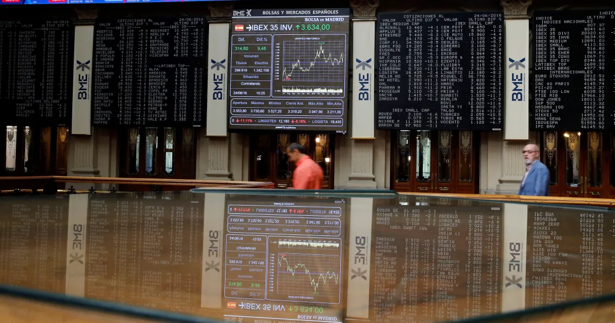 Painel com índices das bolsas europeias em queda