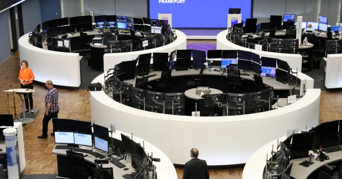 Painel de cotações em bolsa europeia