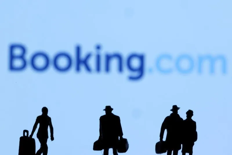 Logotipo da Booking.com em tela de computador