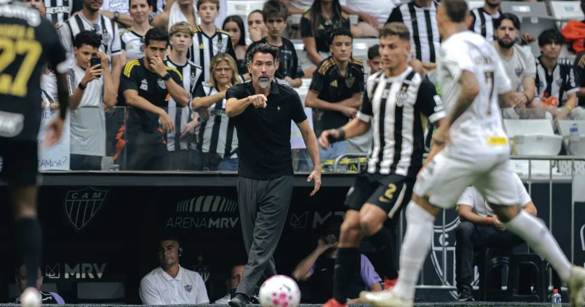 Thiago Borbas comemorando gol na Arena MRV