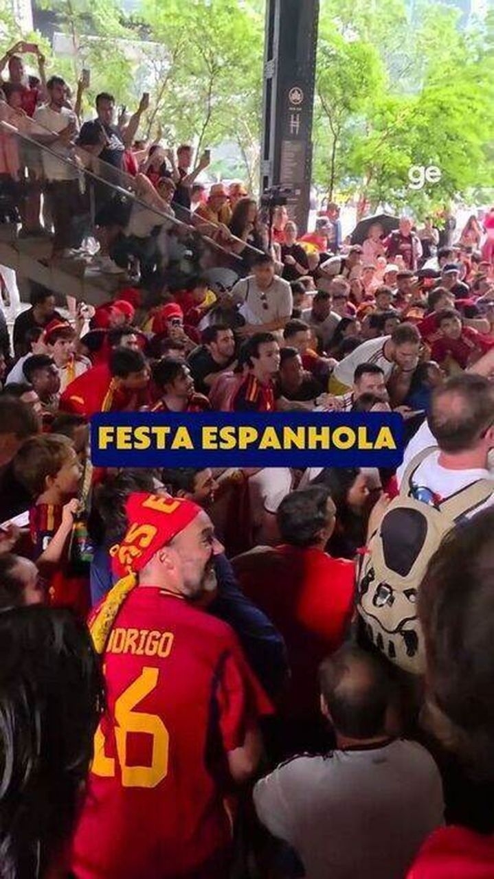 Borja Iglesias critica preços de ingressos da final