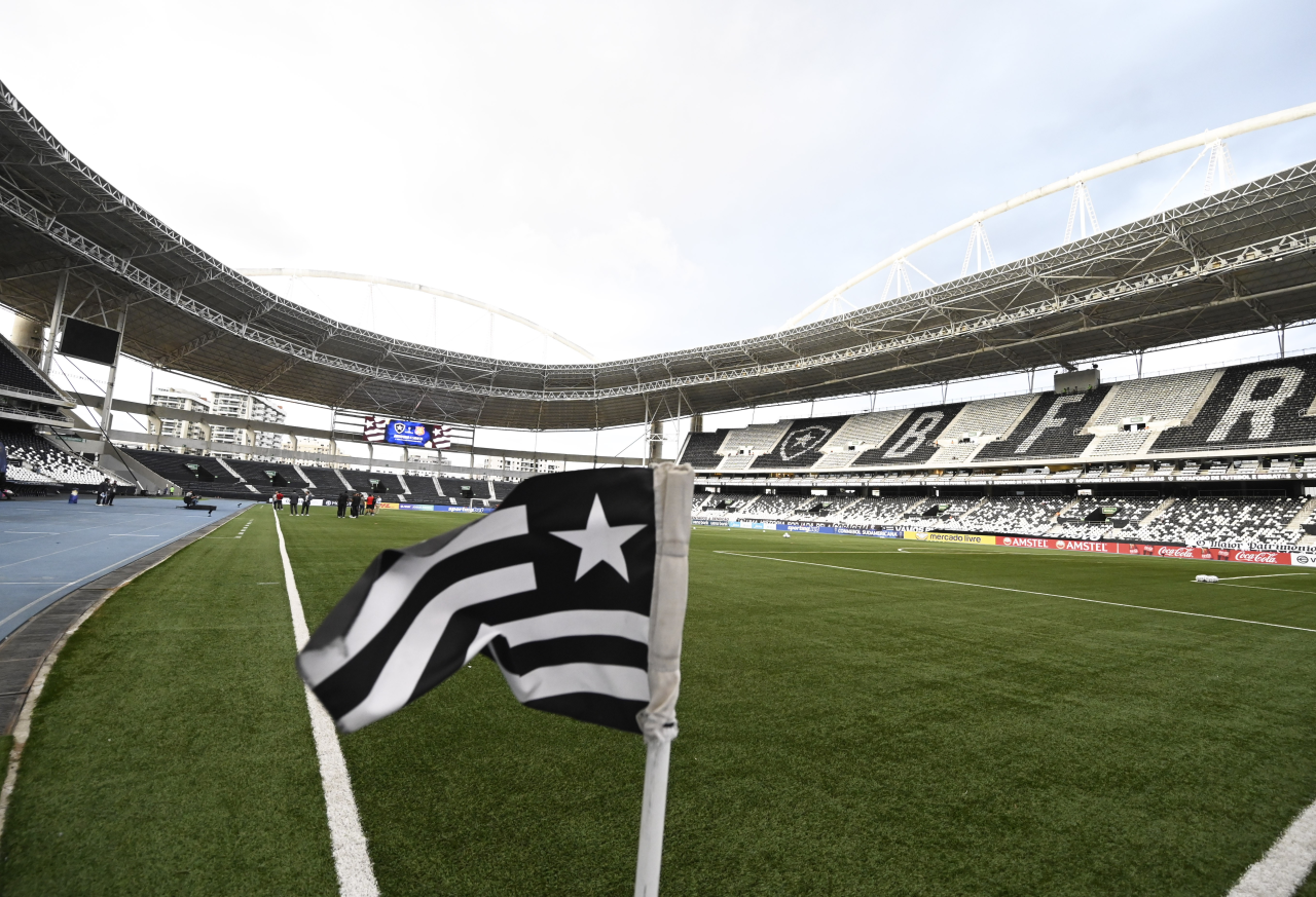 Entrada do Estádio Nilton Santos antes de partida do Botafogo