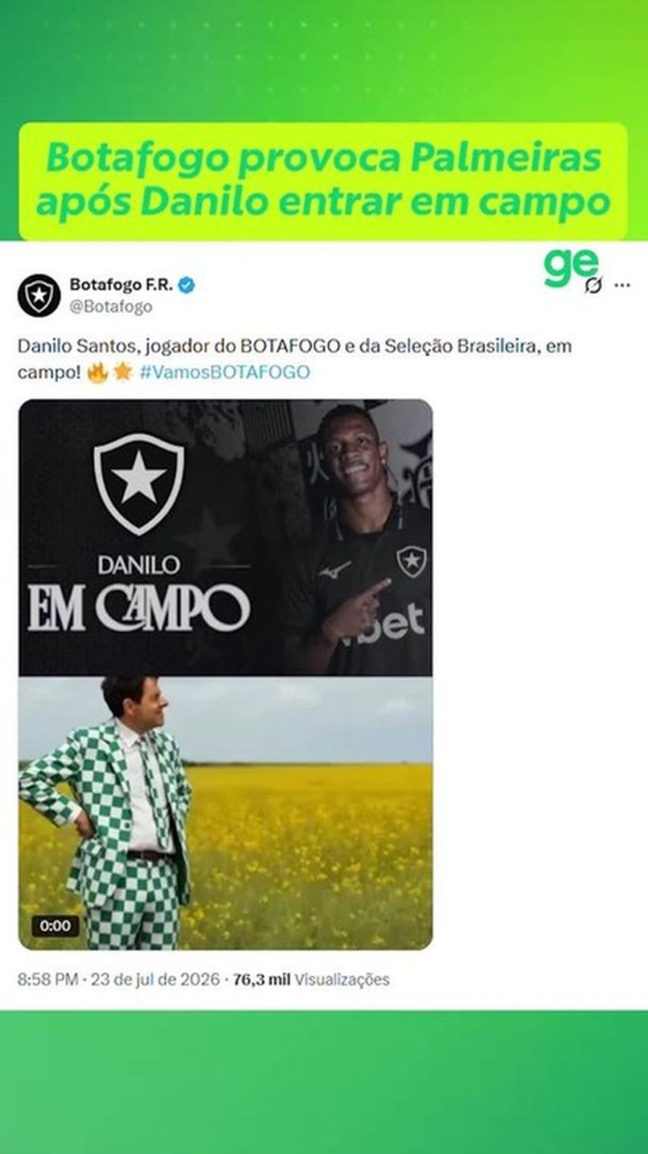 Danilo entrando em campo pelo Botafogo durante jogo contra o Vitória