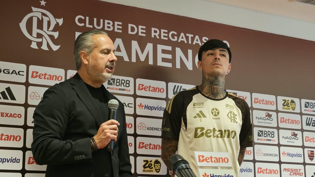 José Boto e Pulgar na coletiva do Flamengo
