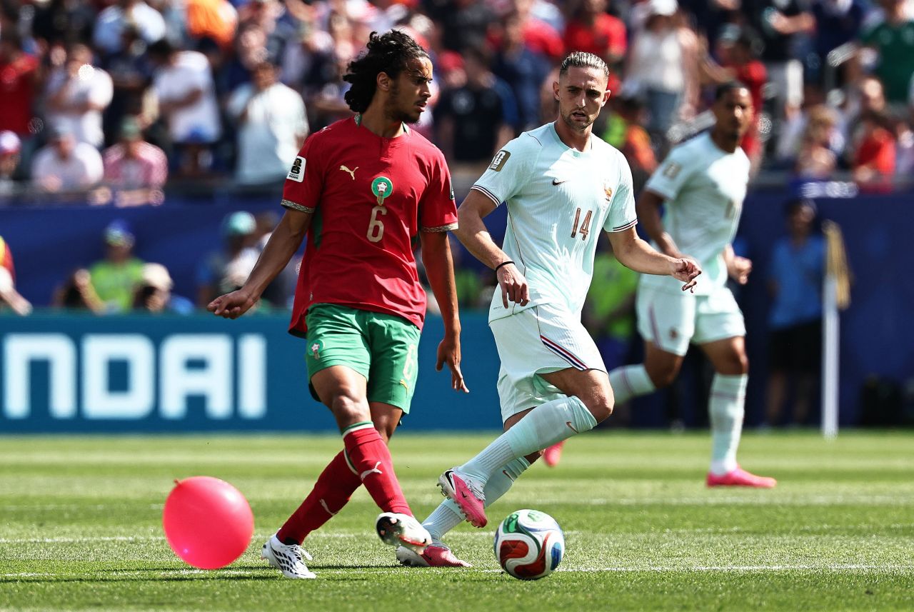 Ayyoub Bouaddi em ação pelo Marrocos