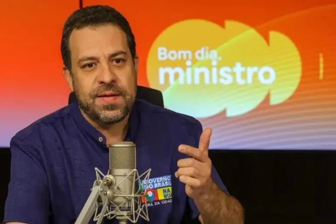 Guilherme Boulos em entrevista