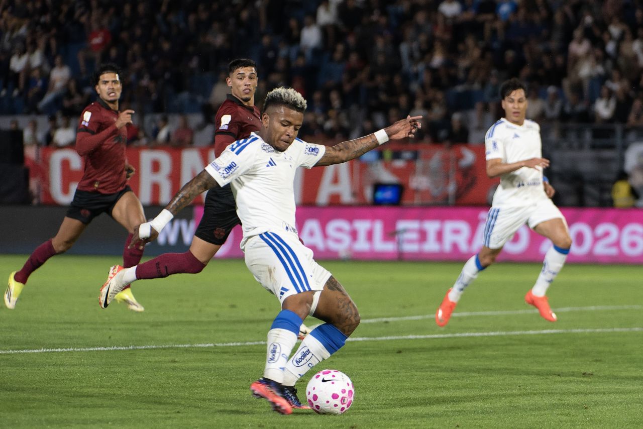 Arroyo finaliza em Bragantino x Cruzeiro