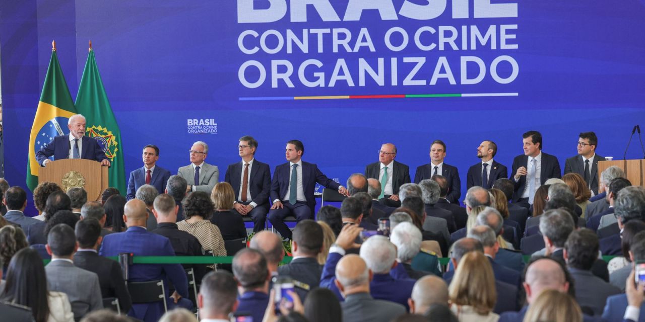 Presidente Lula no Palácio do Planalto durante anúncio do programa