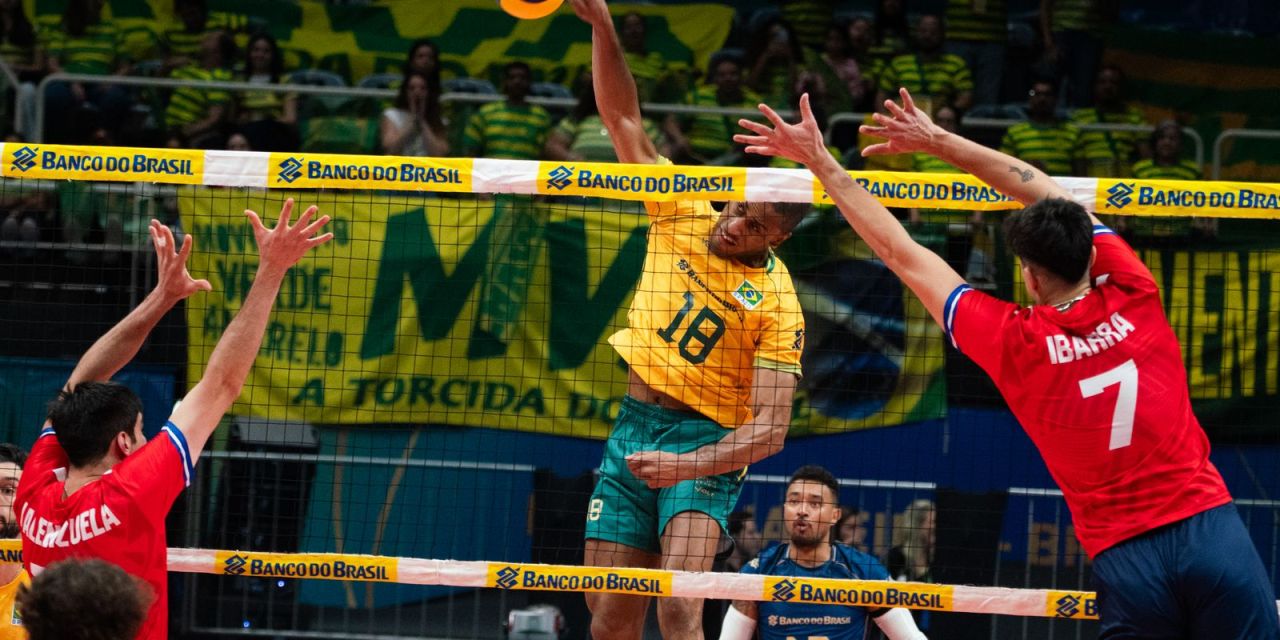 Seleção masculina de vôlei comemora ponto no Maracanãzinho