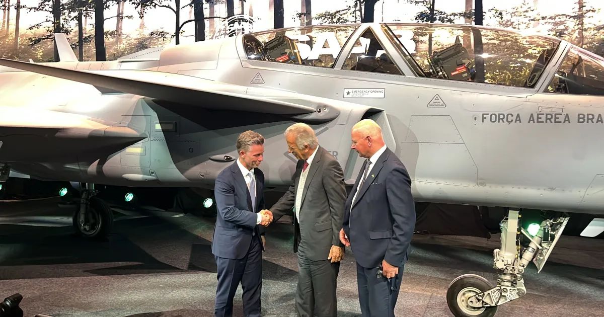 Gripen F em cerimônia na fábrica da Saab