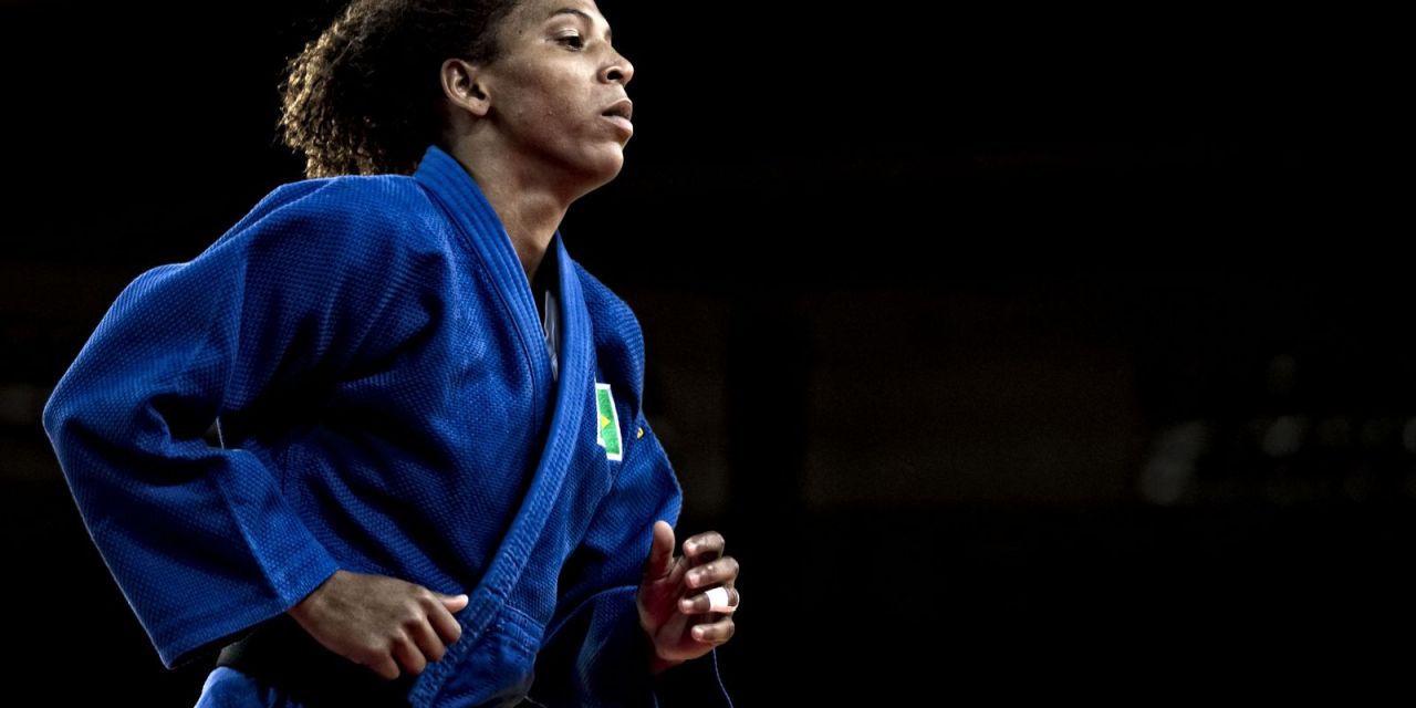 Judocas brasileiros comemoram medalhas no GP de Astana