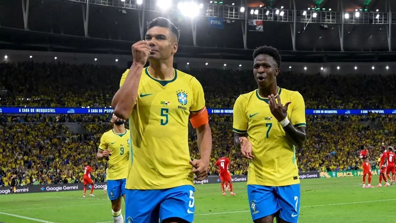 Jogadores da seleção brasileira em aquecimento no estádio