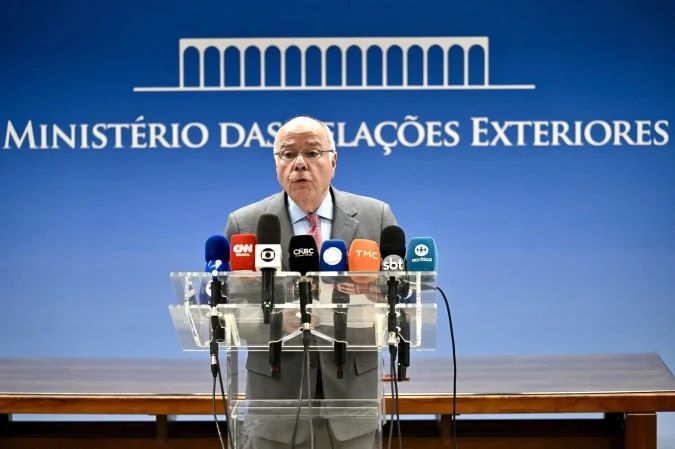 Mauro Vieira e Roberto Velasco em encontro oficial