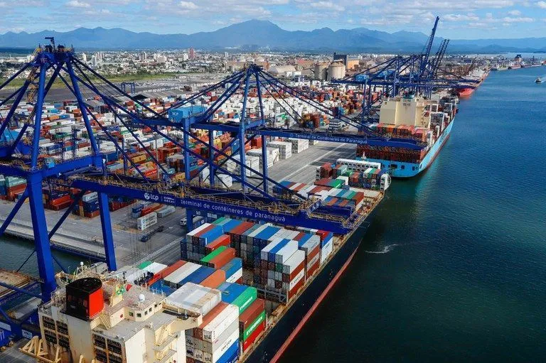 Exportações e importações em abril de 2026