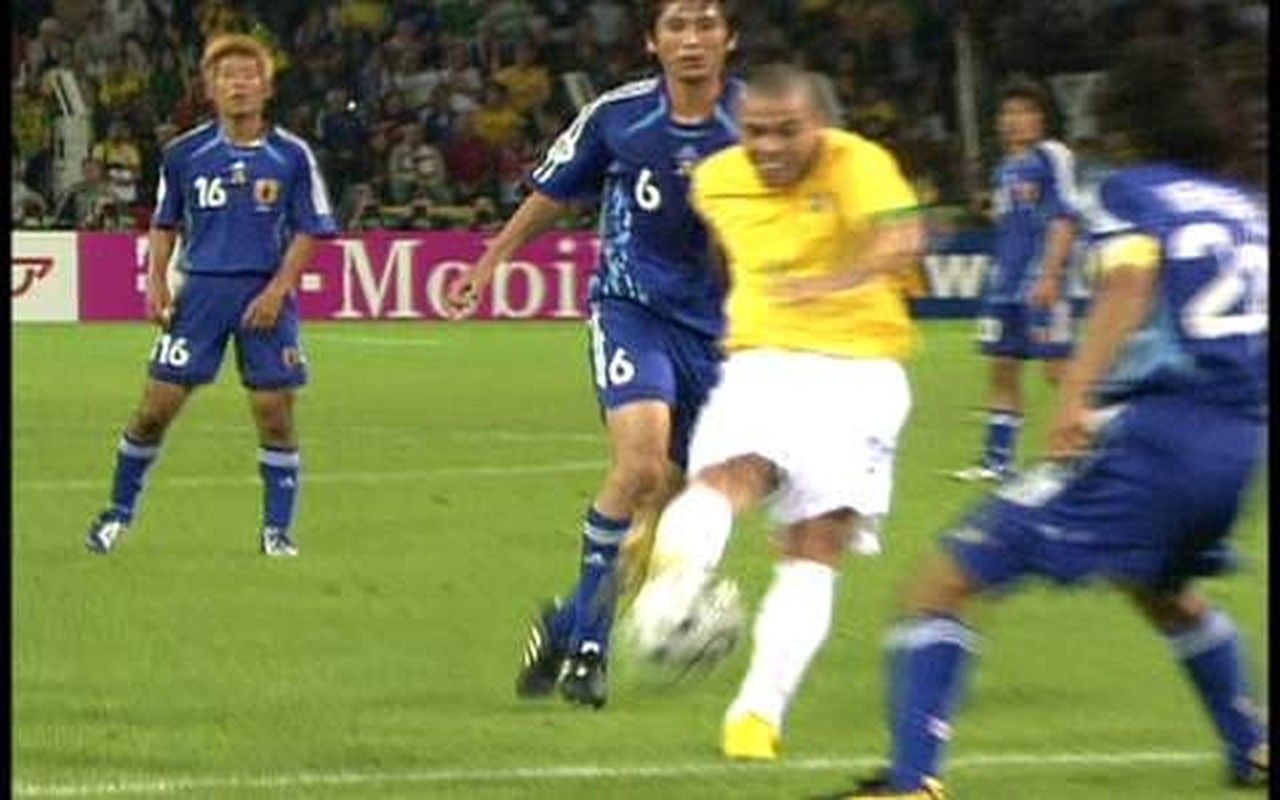 Ronaldo em ação contra o Japão em 2006
