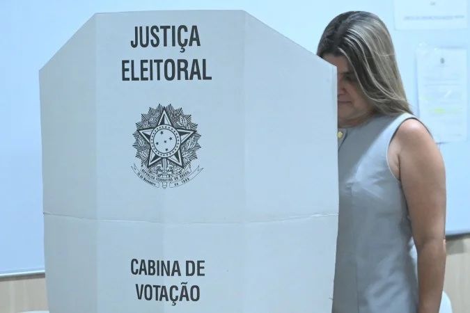Lula na Avenida Paulista e apoiadores