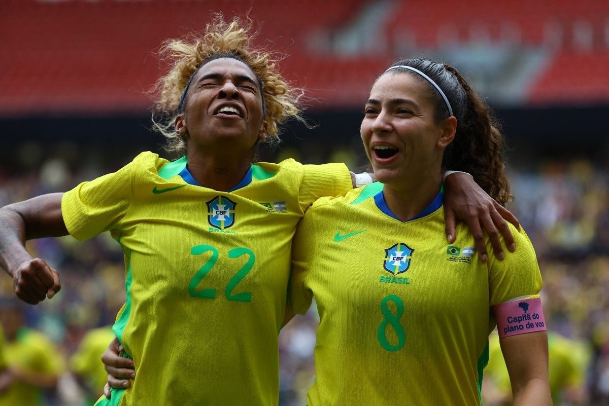 Angelina comemorando gol no Beira-Rio