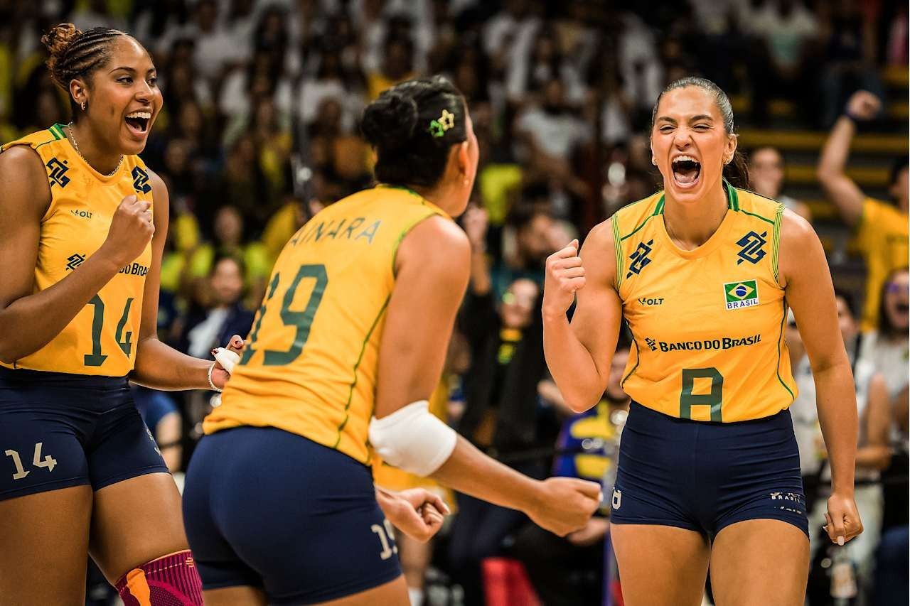 Júlia Kudiess bloqueio contra Itália
