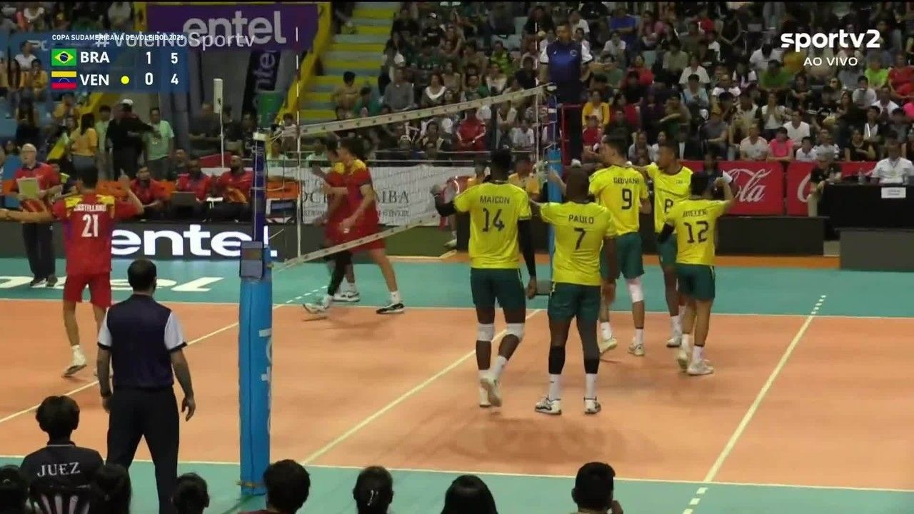 Partida Brasil x Venezuela pela Copa Sul-Americana de Vôlei em Cochabamba