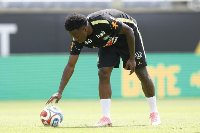 Vinicius Junior em treino da seleção brasileira