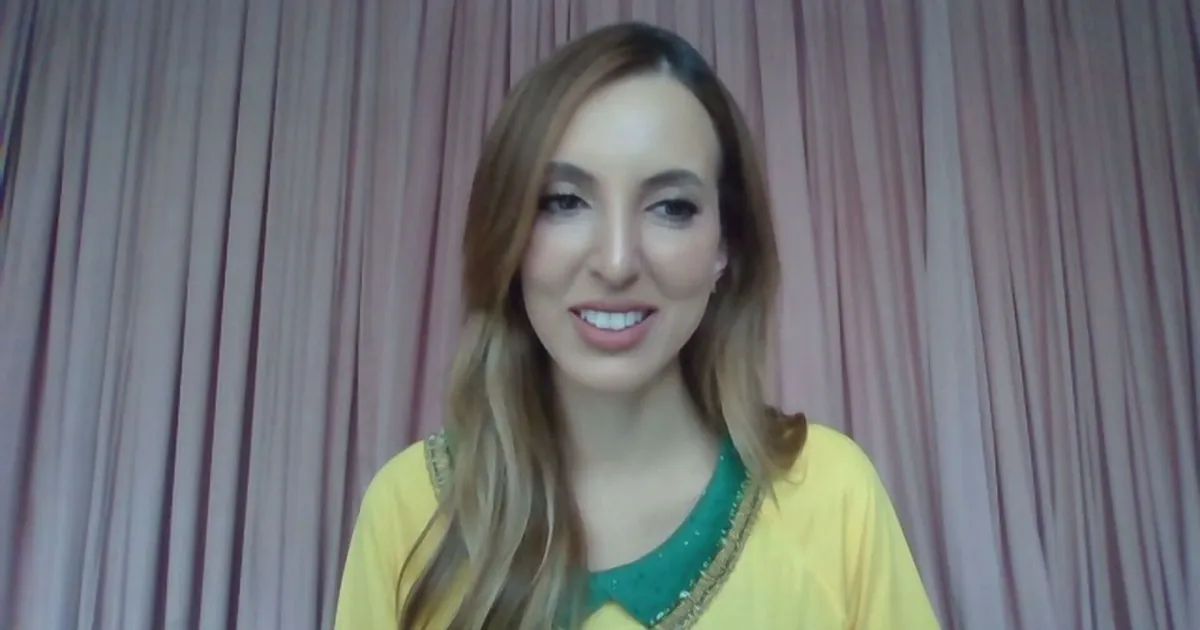 Peças da Manzan Brand adornadas com cristais