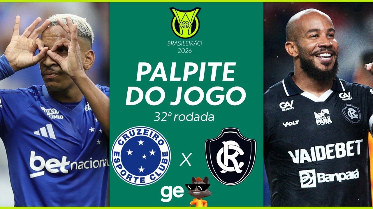 Jogadores de Flamengo e Palmeiras em disputa de bola